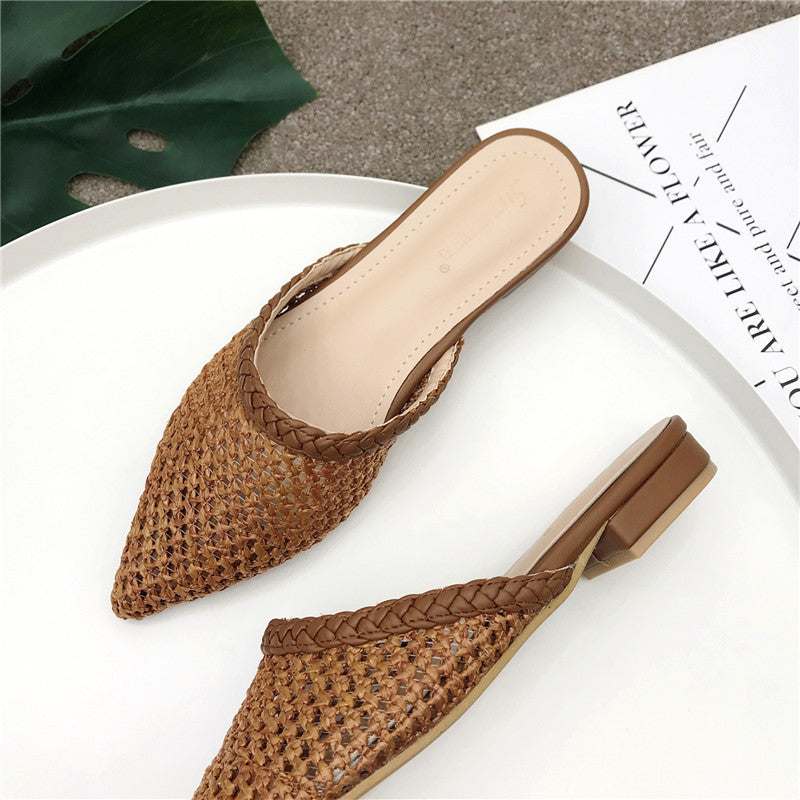 Mesh breathable pointed sandals