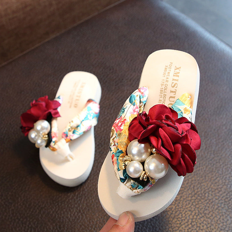 Fashionable beach shoes clip foot Sandal