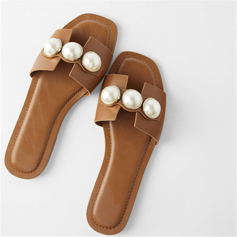Women's leather flat sandals