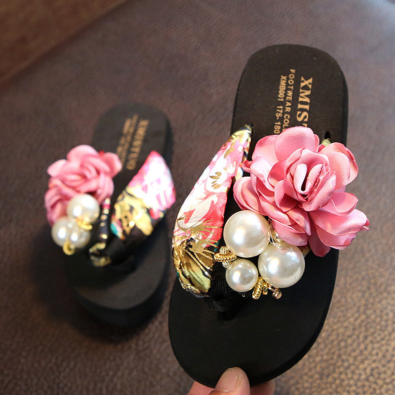 Fashionable beach shoes clip foot Sandal