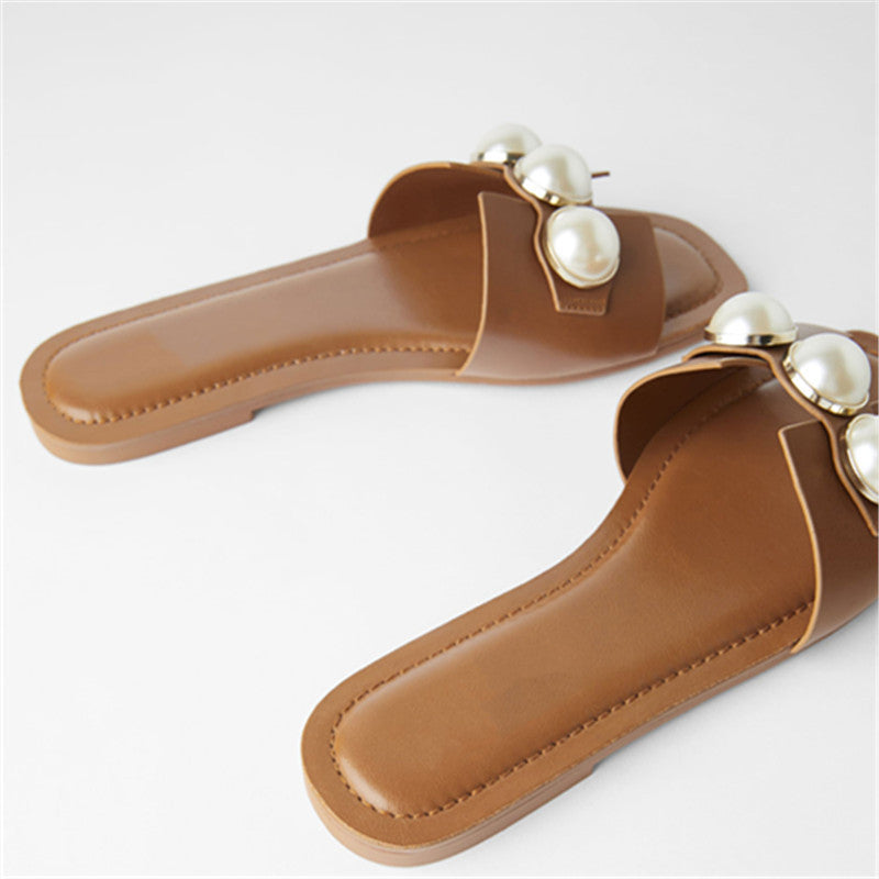 Women's leather flat sandals
