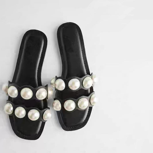 Women's leather flat sandals